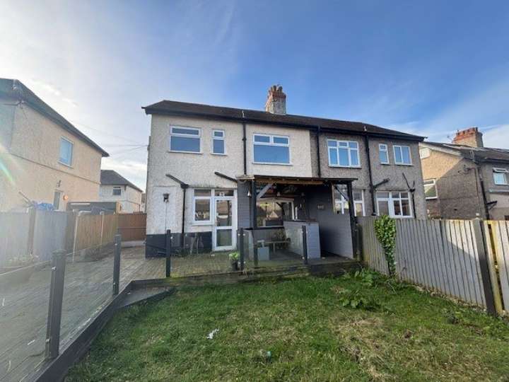 31 MALLORY ROAD, TRANMERE Smith and Sons (enGB)